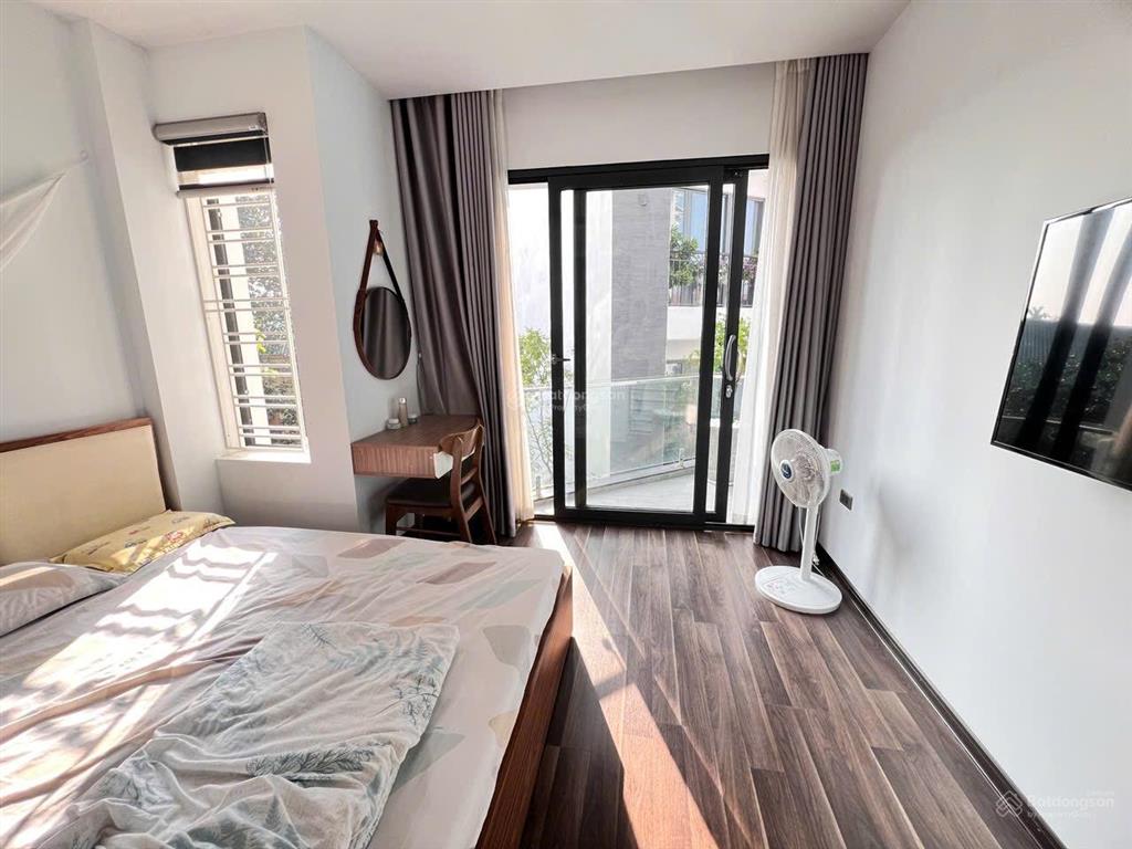 Hoa hậu long biên  chủ tự xây  gara ô tô  nhà cực thoáng  nội thất đẹp chủ để lại 99%  4 ngủ