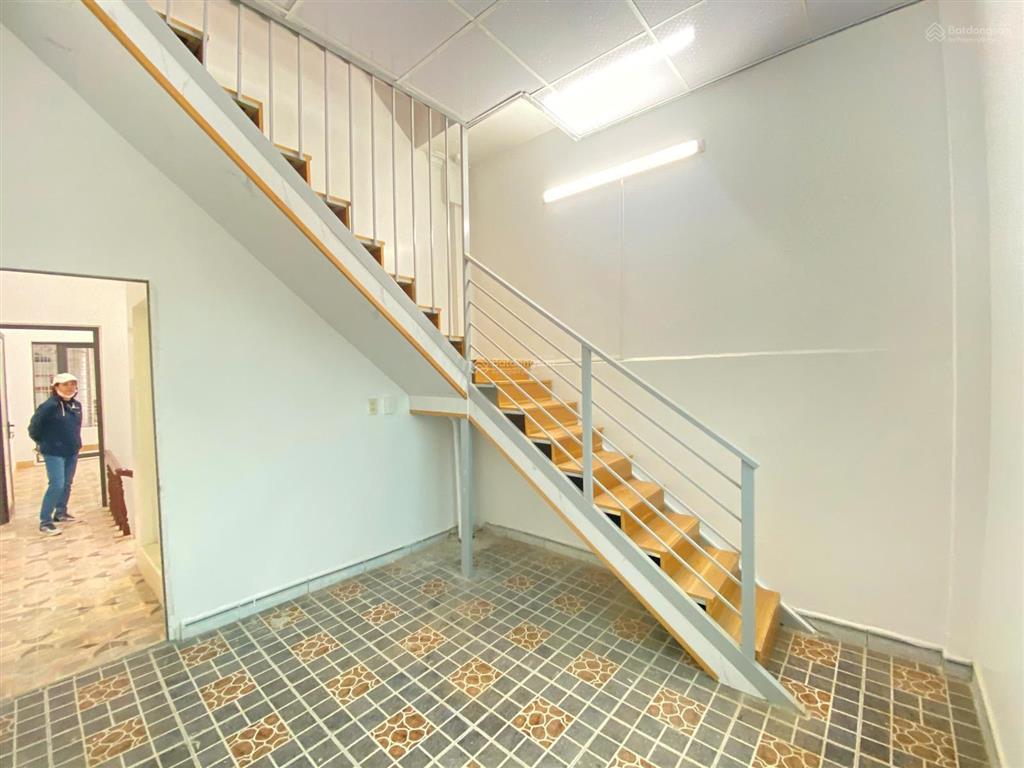 Cho thuê nguyên căn nhà mê linh  mới sửa đẹp