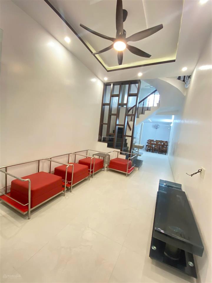 Cho thuê nguyên căn nhà mê linh  mới sửa đẹp