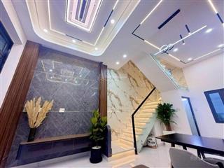 Nhà mới full nội thất  trần hưng đạo q1  cách mặt tiền 2 căn  35m2  3 tầng  giá 6.75 tỷ.