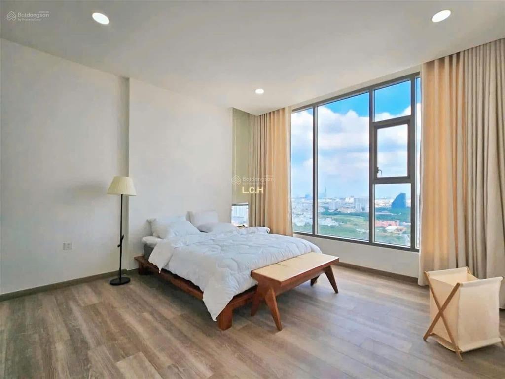 Cần bán căn penthouse angia skyline dt 123m2 4pn2wc full nt giá 8tỷ5 shr view sông  0909 904 ***