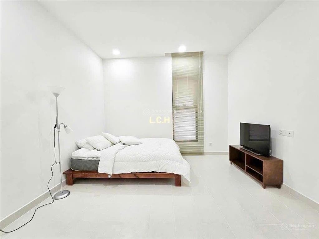 Cần bán căn penthouse angia skyline dt 123m2 4pn2wc full nt giá 8tỷ5 shr view sông  0909 904 ***