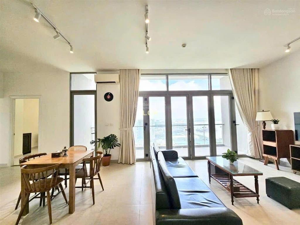 Cần bán căn penthouse angia skyline dt 123m2 4pn2wc full nt giá 8tỷ5 shr view sông  0909 904 ***