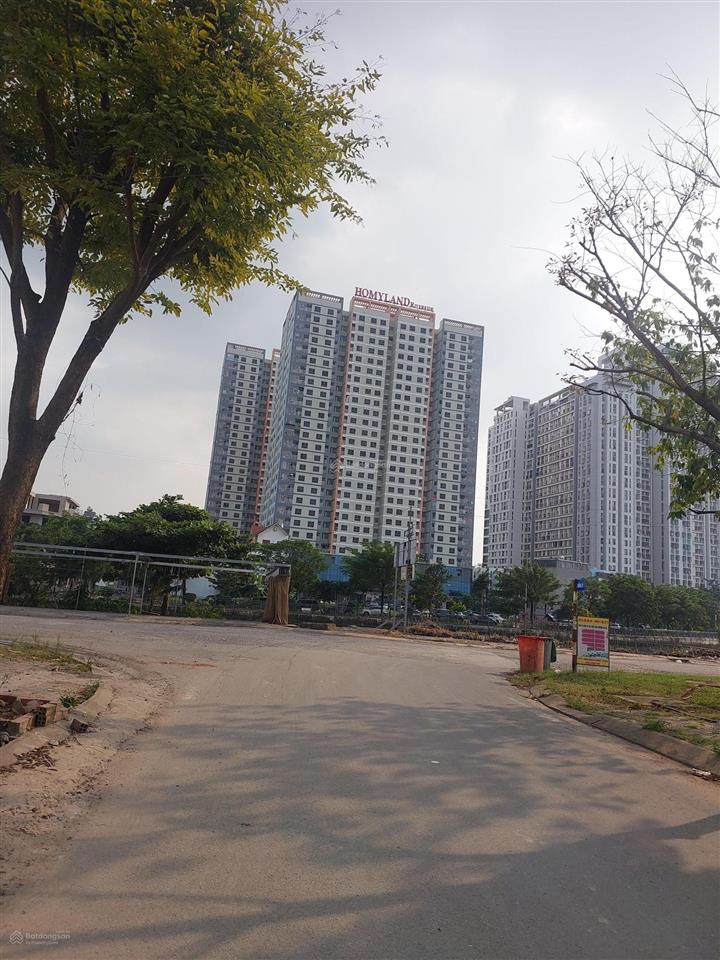 Căn hộ dịch vụ mới xây 4 tầng sịn sò khu phân lô với 7 phòng+ thang máy dt 5x16 = 80m