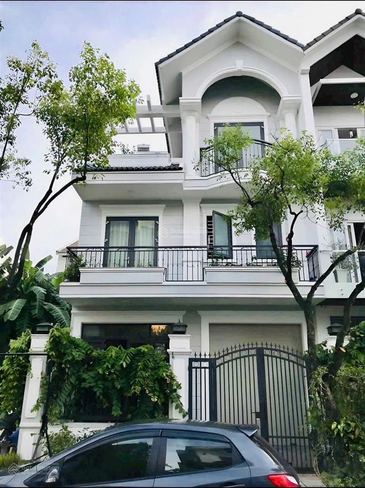 Bán biệt thự sadeco ven sông quận 7 đường số 20, 126m², sổ riêng, giá 23.8 tỷ có tl