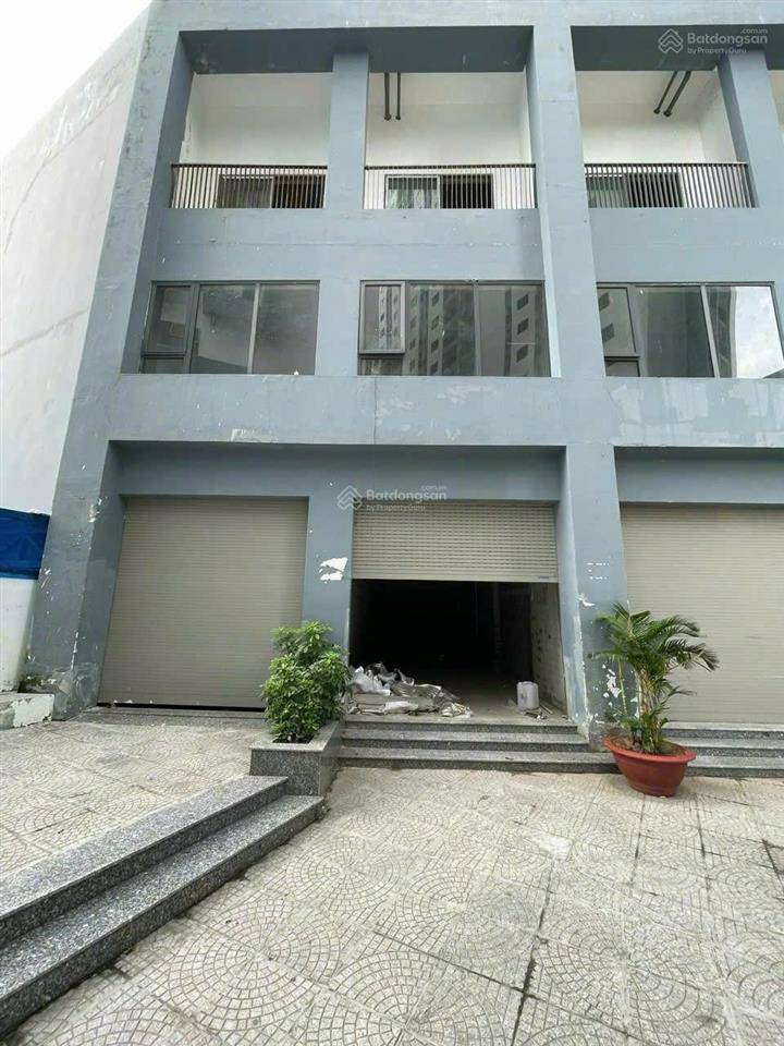 Chủ đi nước ngoài, cần bán 2 căn góc shophouse chung cư ph  võ thị sáu