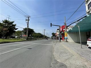 Cho thuê nhà góc 2mt đường trần văn giàu, p. tân tạo, 10 x 30m, cấp 4, giá 60 triệu/tháng