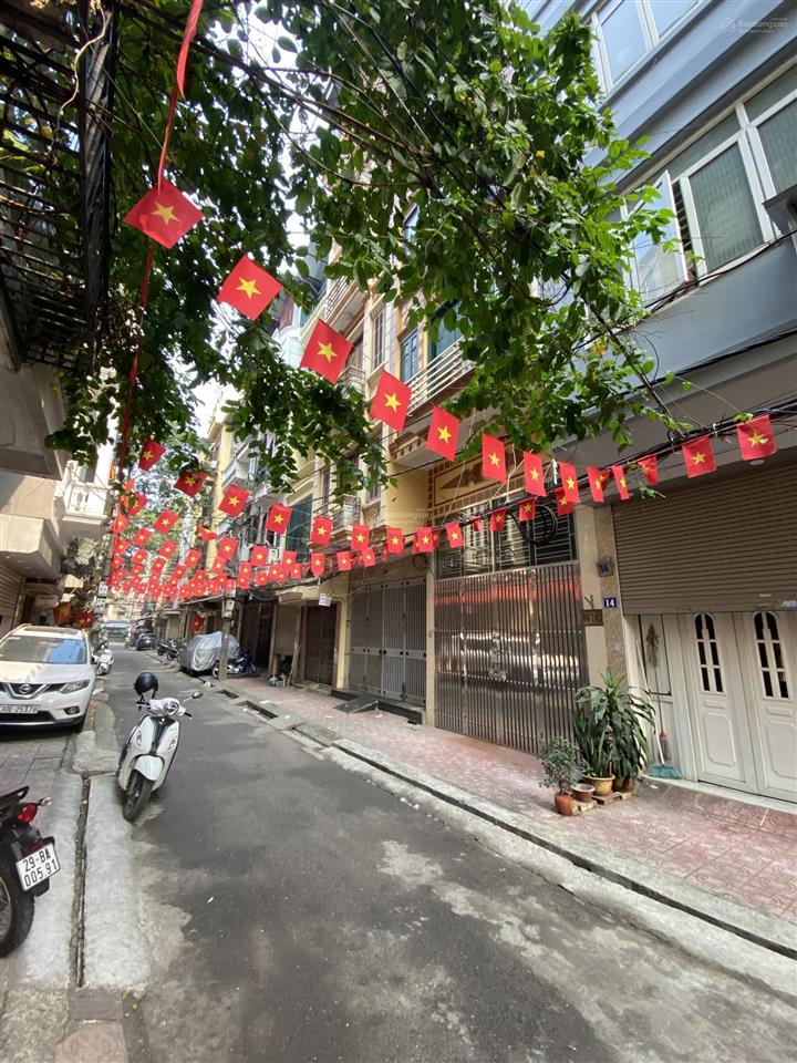 Nhà đẹp, ngõ ô tô đỗ cửa, 5 tầng, chỉ nhỉnh 9 tỷ.