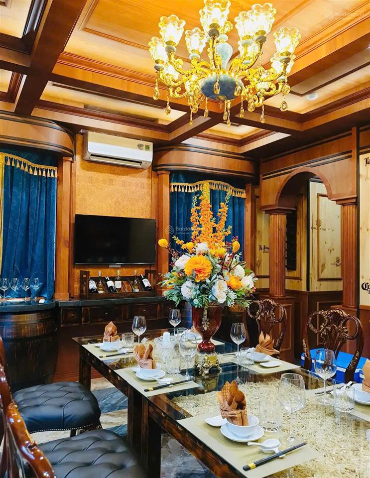 Bán căn góc 2mt view sông võ văn kiệt, q1! dt 10m x 22m, 5 tầng. hdt 250tr giá 120 tỷ còn tl