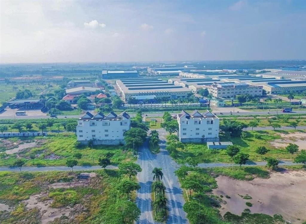 Nóng. 3 lô liền kề daresco mặt tiền đường n1tl8, kế tttm có 1  0  2, tổng dt 3 lô 420m2 giá tốt