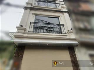 Bán nhà đa sỹ chính chủ, lô góc 2 mặt thoáng, ngõ rộng thông thoáng vài bước ra ôtô, mặt tiền rộng