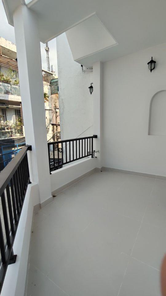 Nhà ở Mới Rất Đẹp ra Đại Lộ Trường Chinh cạnh Trường Tiểu Hoc Tân Trụ.