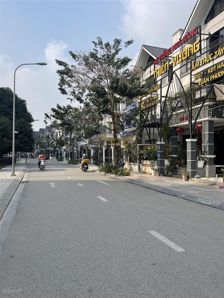 Chính chủ bán gấp bt đẹp hateco apolo, nam từ liêm. 180m2, 5 tầng, mt 10m. view hồ, hơn 60 tỷ