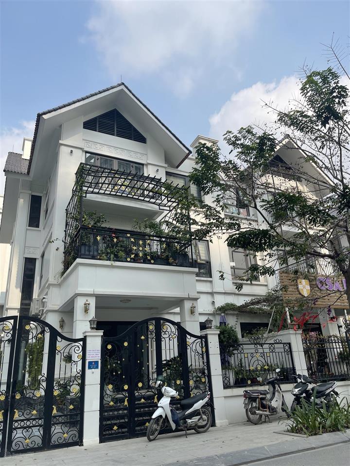 Chính chủ bán gấp bt đẹp hateco apolo, nam từ liêm. 180m2, 5 tầng, mt 10m. view hồ, hơn 60 tỷ