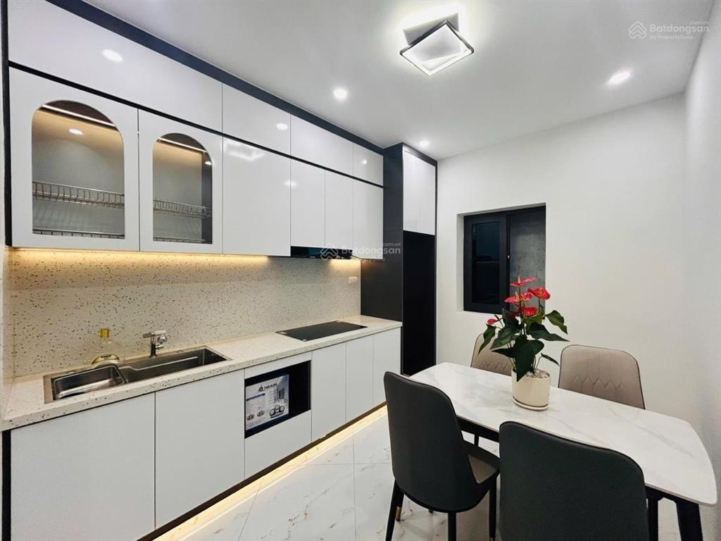 Bán gấp nhà phố quan nhân, thanh xuân . 38m 4 tầng, 4 ngủ. nhà 2 thoáng , nội thất đẹp, nhỉnh 8 tỷ