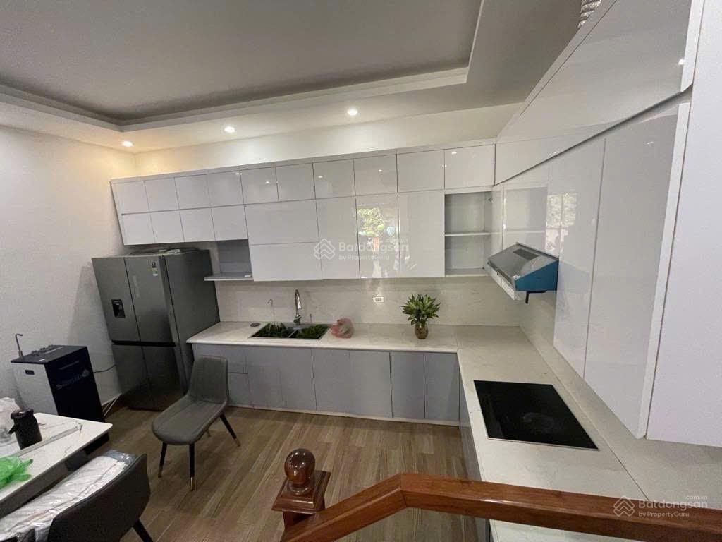 Bán nhà phú thượng gần ciputra  sunshine 65m  6 tầng thang máy  ôtô vào nhà  tặng full nội thất