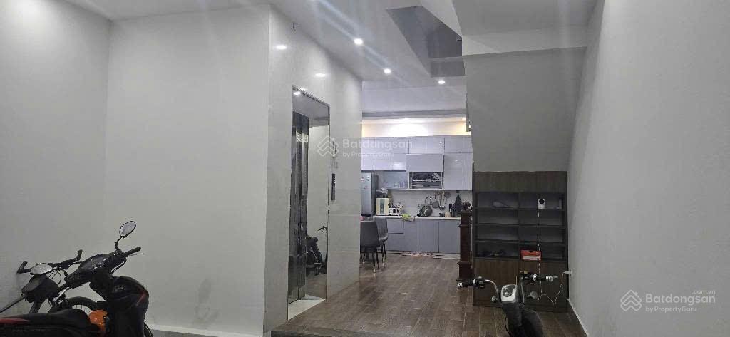 Bán nhà phú thượng gần ciputra  sunshine 65m  6 tầng thang máy  ôtô vào nhà  tặng full nội thất