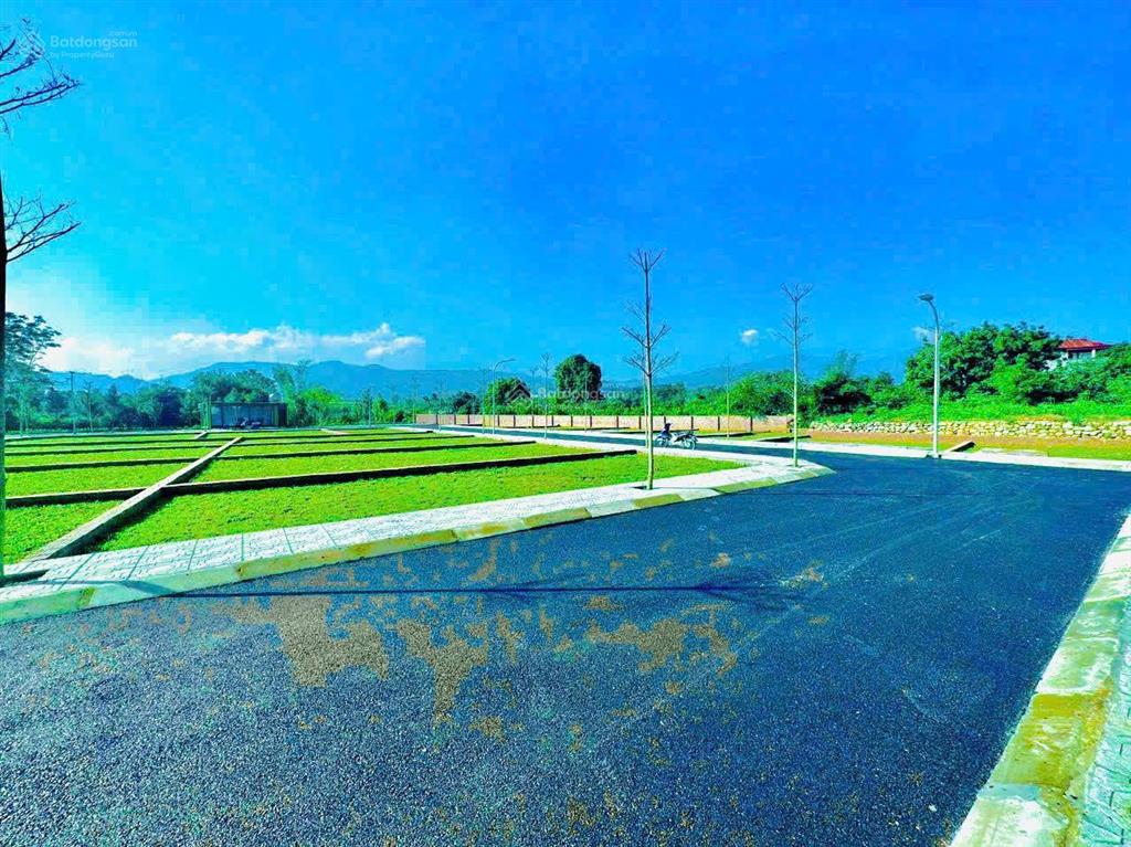 Đất 2 mặt tiền  vị trí kim cương ngay trung tâm hòa lạc