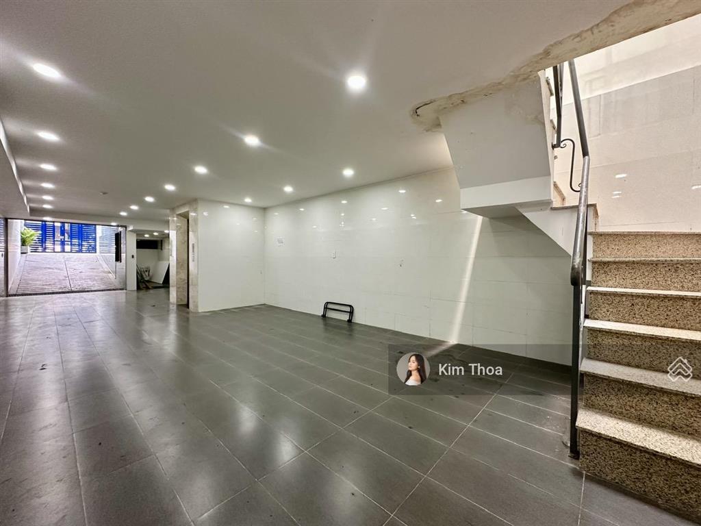 Trệt 6x17m (60m2) sàn trống, lối đi riêng, sẵn máy lạnh, hầm xe rộng ở vạn phúc. giá rẻ chỉ 9 triệu