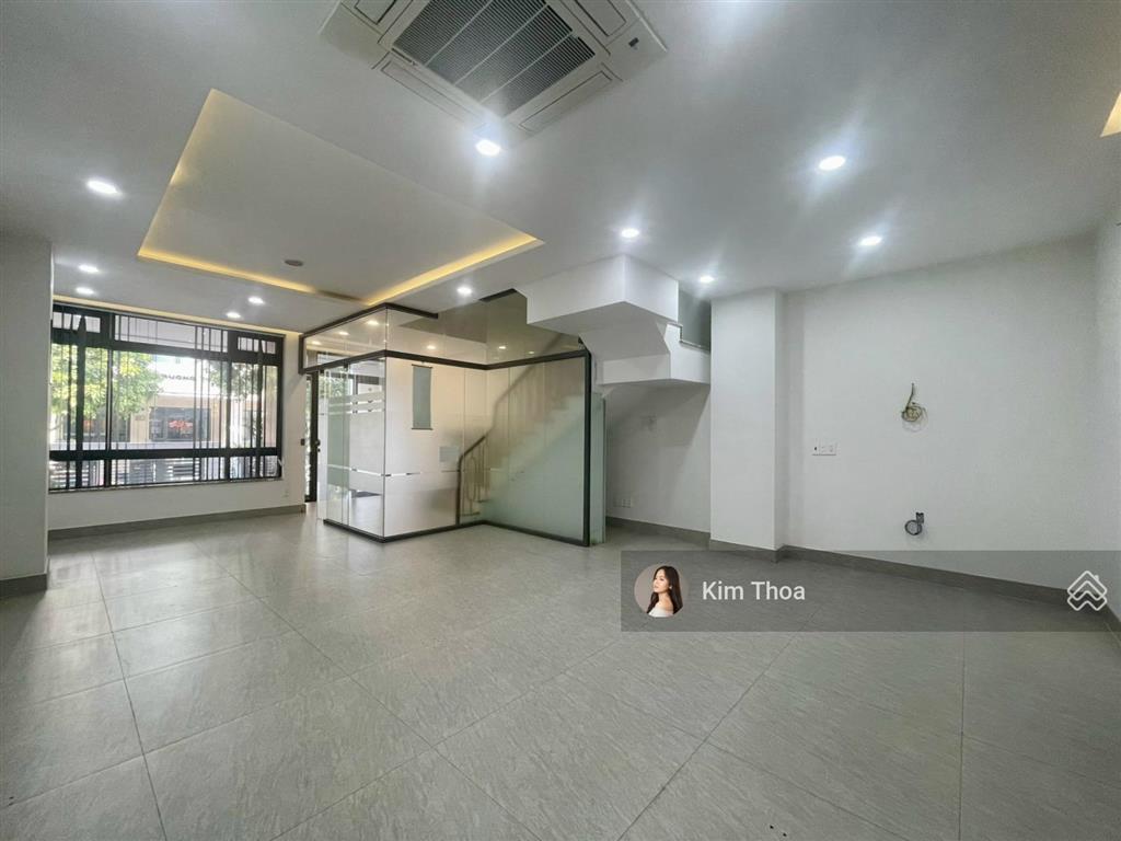 Trệt 6x17m (60m2) sàn trống, lối đi riêng, sẵn máy lạnh, hầm xe rộng ở vạn phúc. giá rẻ chỉ 9 triệu