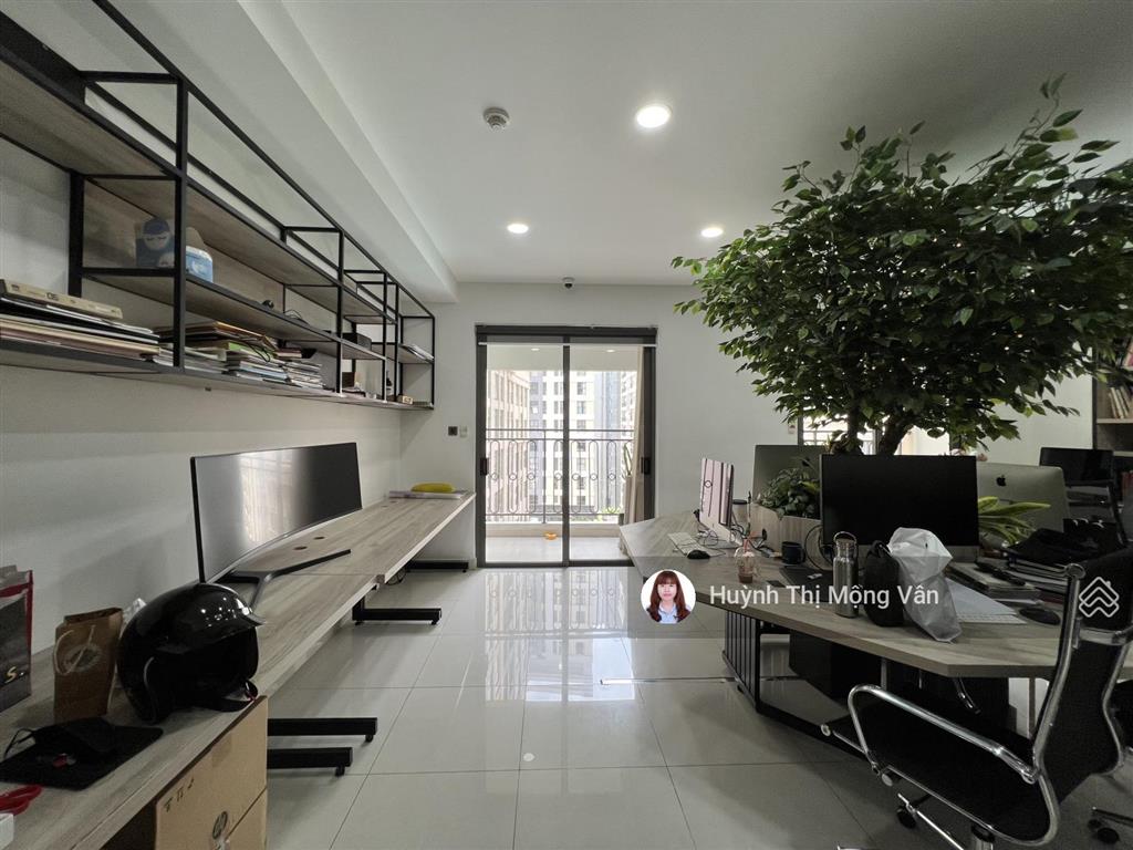 Cần bán officetel 220m2 saigon royal quận 4. 0909 024 ***
