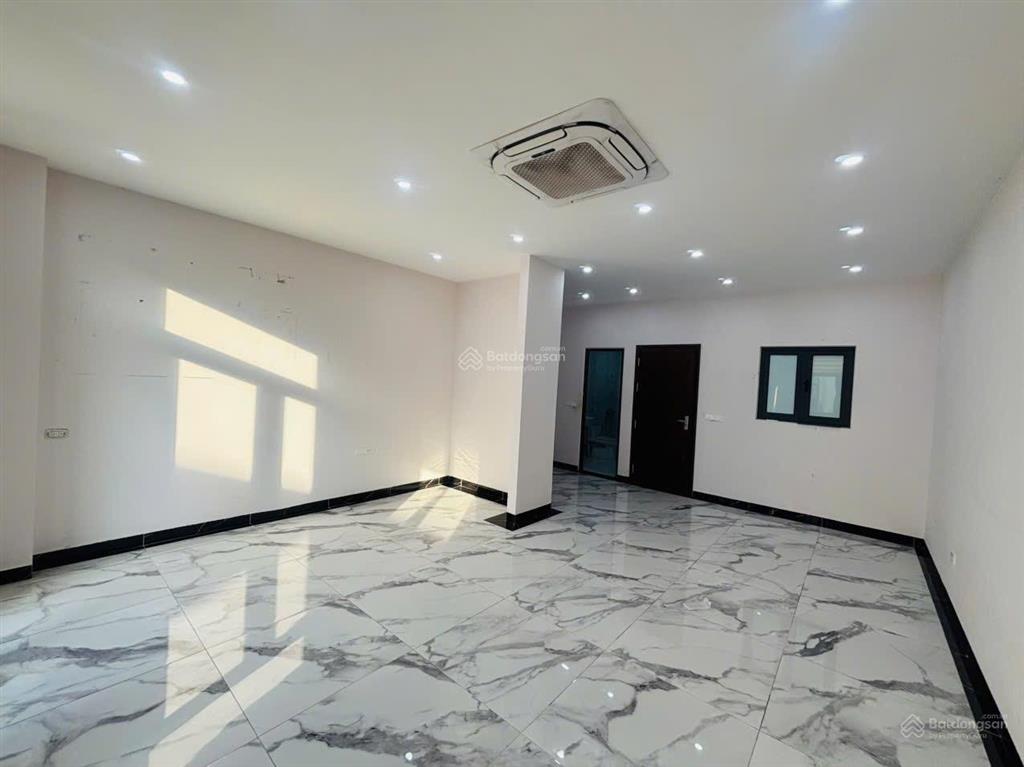 Cho thuê sh mặt đường phù hợp làm văn phòng, trường học, trụ sở công ty. hỗ trợ miễn phí