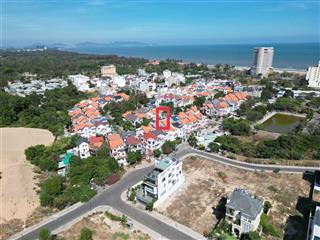 Định cư nước ngoài cần tiền bán nhanh căn biệt thự 3 tầng xây kiên cố khu phương nam bãi sau vt