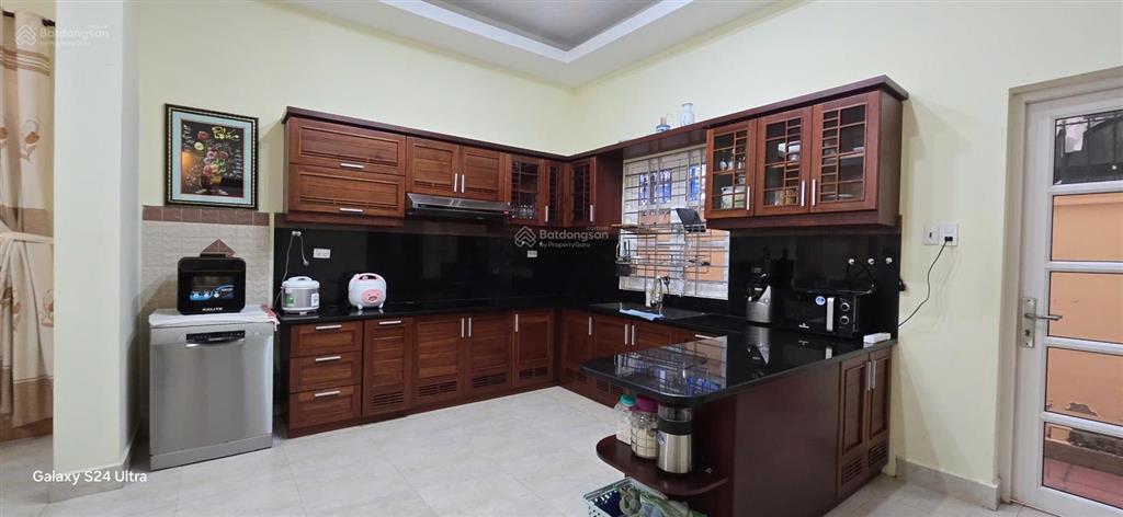 Định cư nước ngoài cần tiền bán nhanh căn biệt thự 3 tầng xây kiên cố khu phương nam bãi sau vt