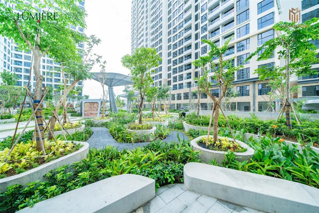 2pn sẵn sổ  bán 4 tỷ 150 bao hết, tòa b, rẻ nhất tại lumiere boulevard quận 9, nhận nhà ngay