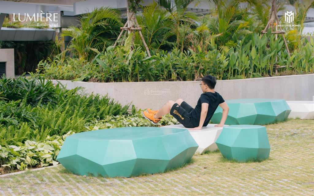 2pn sẵn sổ  bán 4 tỷ 150 bao hết, tòa b, rẻ nhất tại lumiere boulevard quận 9, nhận nhà ngay