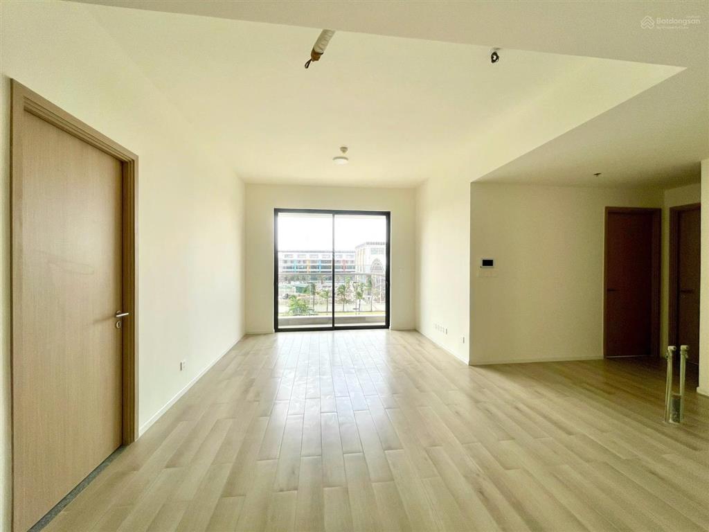 3pn đông nam  bán 6,350 tỷ, đối diện vinschool, hồ điều hòa giá tốt lumiere boulevard quận 9