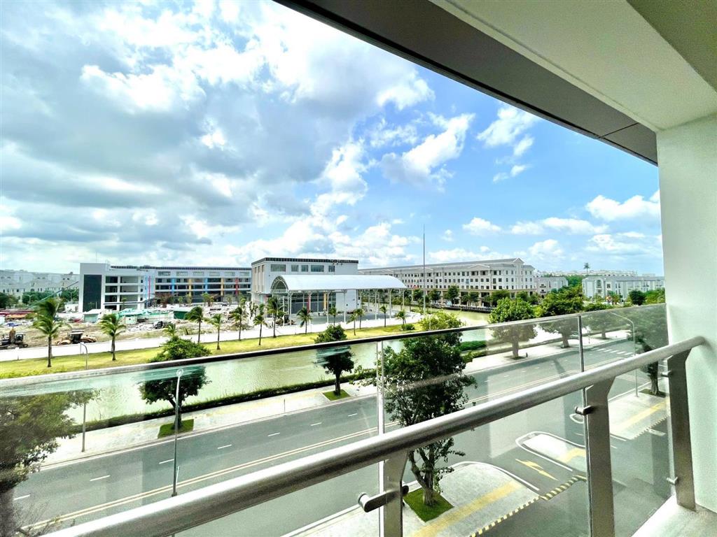 3pn đông nam bán 6 tỷ 743, đối diện vinschool, hồ điều hòa rẻ nhất lumiere boulevard quận 9