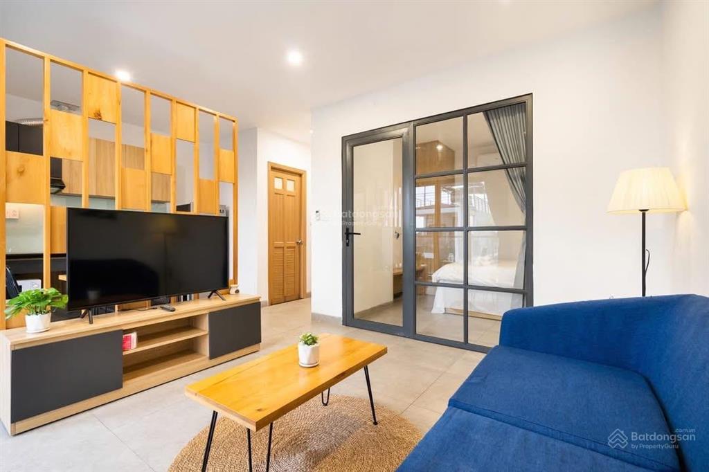 Căn hộ 1 phòng ngủ, full nội thất, ban công lớn trần hưng đạo quận 5 gần cầu nguyễn văn cừ