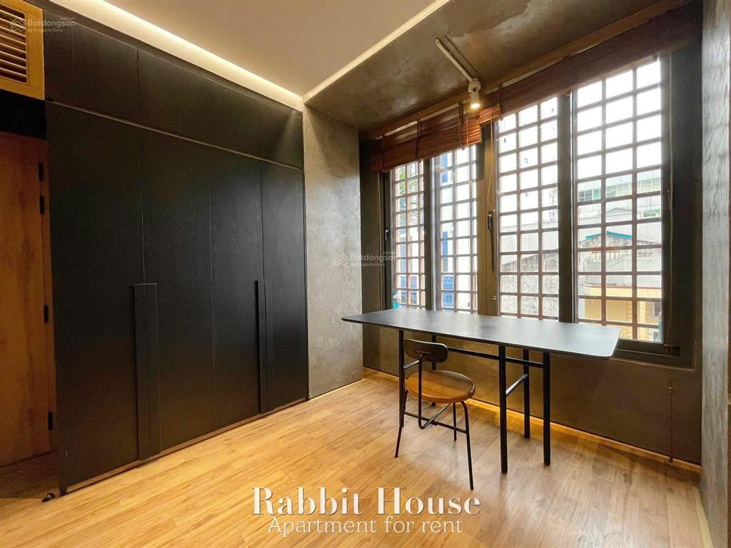 Căn hộ 1 phòng ngủ, full nội thất, ban công lớn trần hưng đạo quận 5 gần cầu nguyễn văn cừ