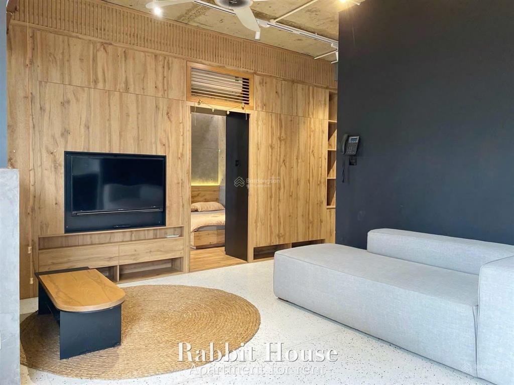 Căn hộ 1 phòng ngủ, full nội thất, ban công lớn trần hưng đạo quận 5 gần cầu nguyễn văn cừ