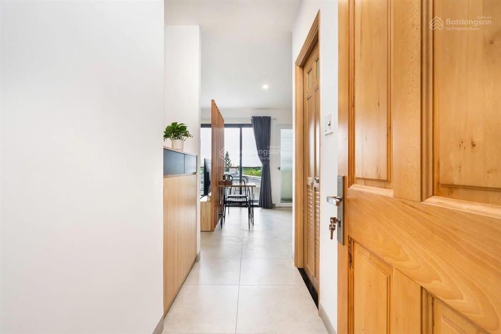 Căn hộ 1 phòng ngủ, full nội thất, ban công lớn trần hưng đạo quận 5 gần cầu nguyễn văn cừ