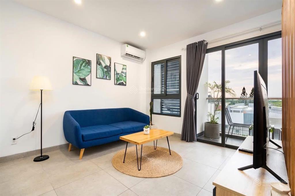 Căn hộ 1 phòng ngủ, full nội thất, ban công lớn trần hưng đạo quận 5 gần cầu nguyễn văn cừ