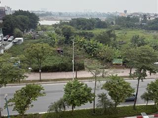 Chính chủ cần bán nhà 3 tầng cổ linh  long biên  lô góc 2 mặt tiền