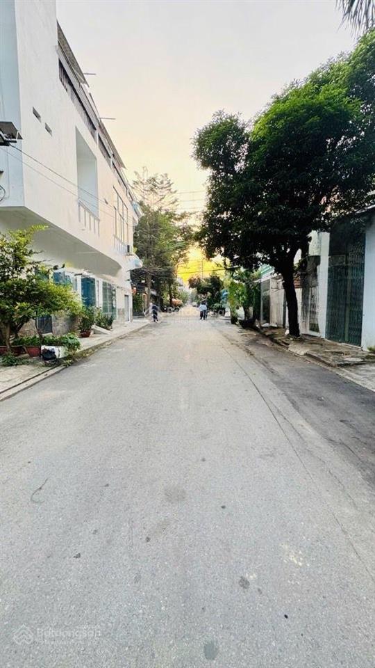 Căn hộ dịch vụ 17 phòng đường 10m xe tải thông tại dương quảng hàm, gò vấp chỉ hơn 17 tỉ