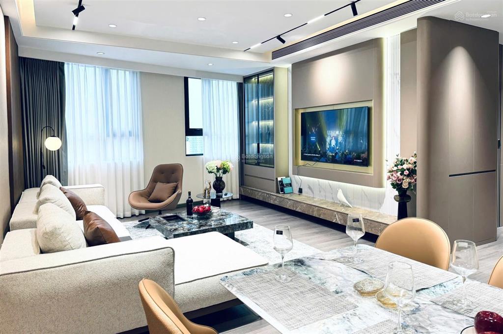 Bán gấp ch 122m2, 3n2vs, ban công đn, full nội thất đẹp  giá 10 tỷ tại euro window trần duy hưng