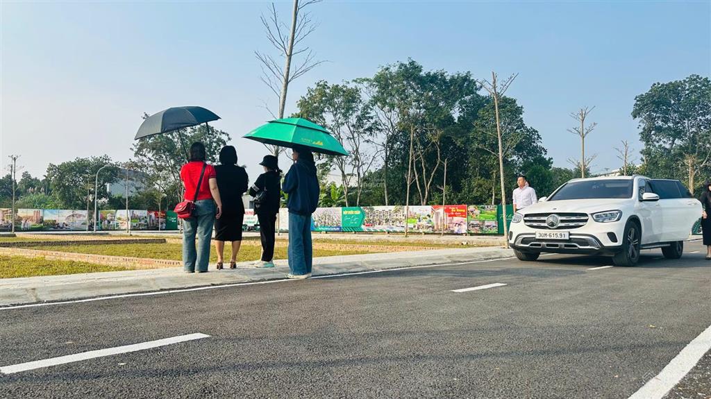 Lõi phú cát lô góc 115m2 full thổ đường 24m sát đhqg & nhà máy in tiền