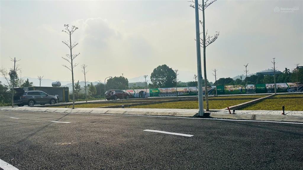 Lõi phú cát lô góc 115m2 full thổ đường 24m sát đhqg & nhà máy in tiền