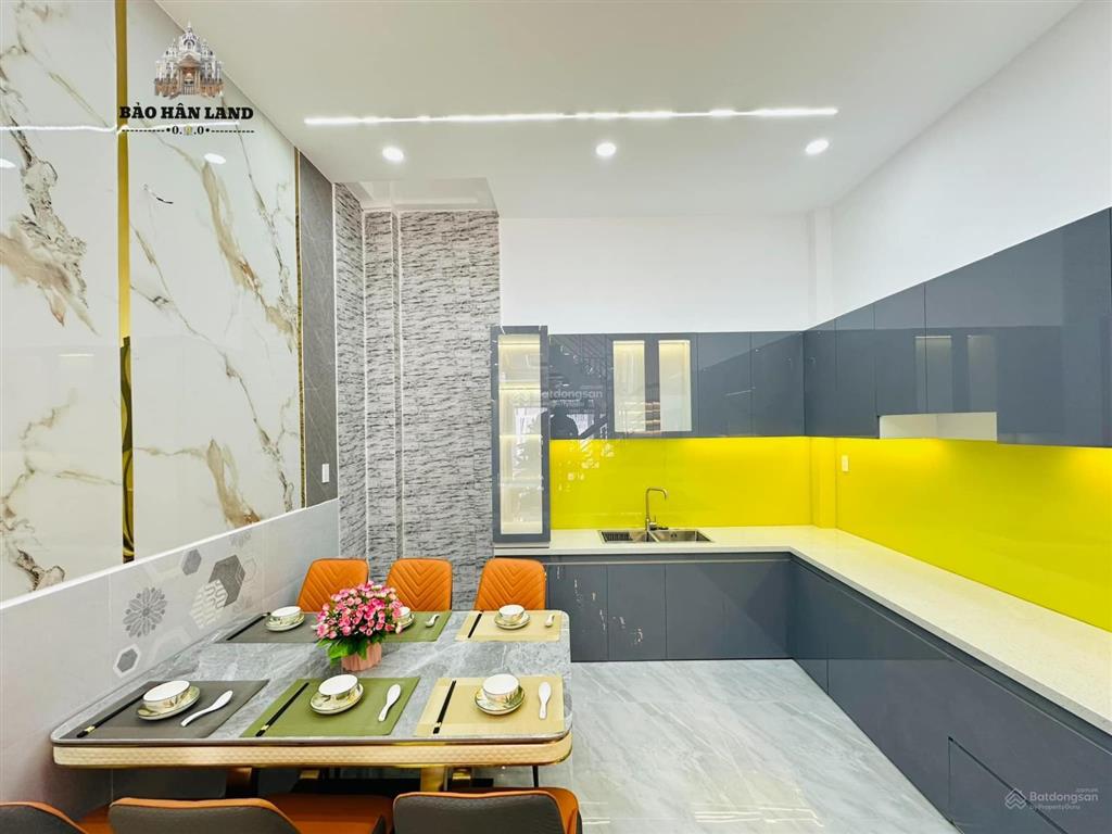 2 tỷ 250  cô ba long an cần bán gấp nhà hồ biểu chánh phú nhuận dt 50m2, pháp lý chuẩn chỉnh