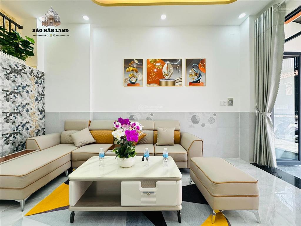 2 tỷ 250  cô ba long an cần bán gấp nhà hồ biểu chánh phú nhuận dt 50m2, pháp lý chuẩn chỉnh