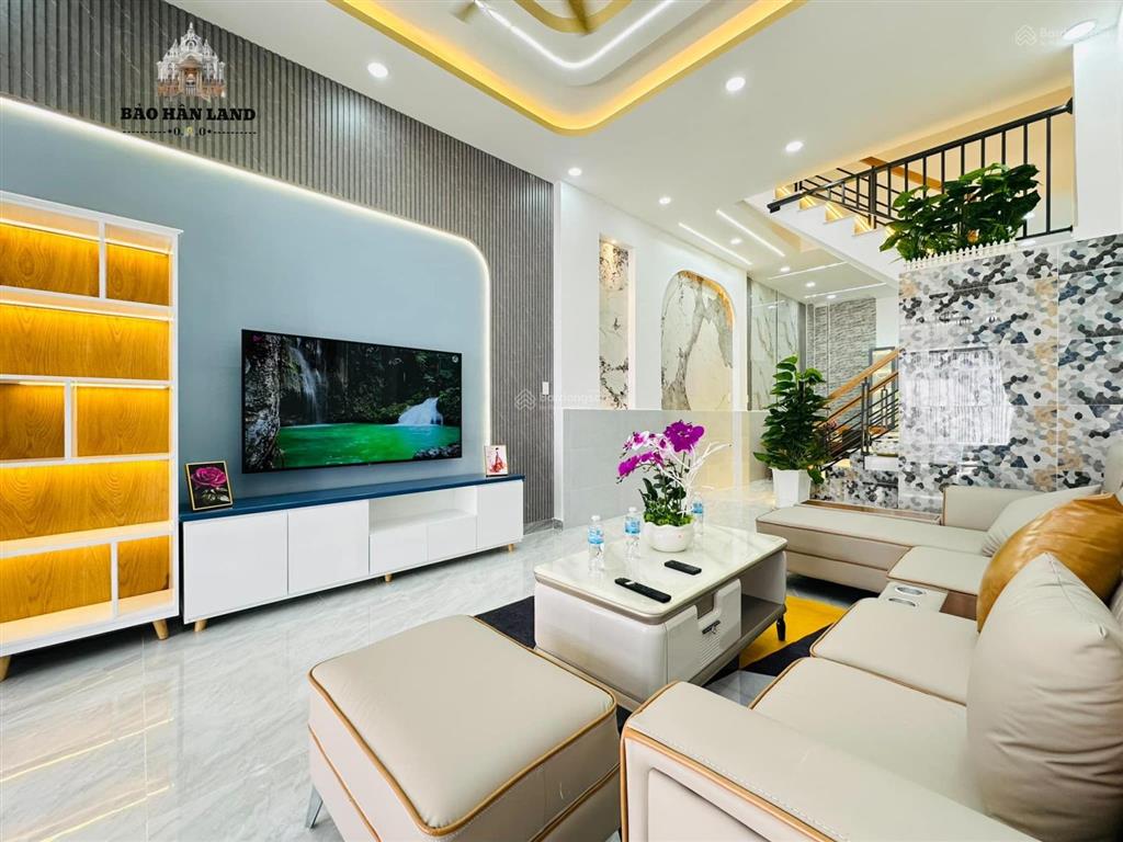 2 tỷ 250  cô ba long an cần bán gấp nhà hồ biểu chánh phú nhuận dt 50m2, pháp lý chuẩn chỉnh