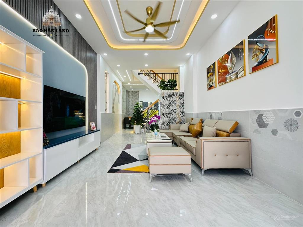 2 tỷ 250  cô ba long an cần bán gấp nhà hồ biểu chánh phú nhuận dt 50m2, pháp lý chuẩn chỉnh