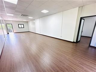 Cho thuê văn phòng 40506070m2, đối diện sân vận động mỹ đình, cạnh cung thể thao dưới nước