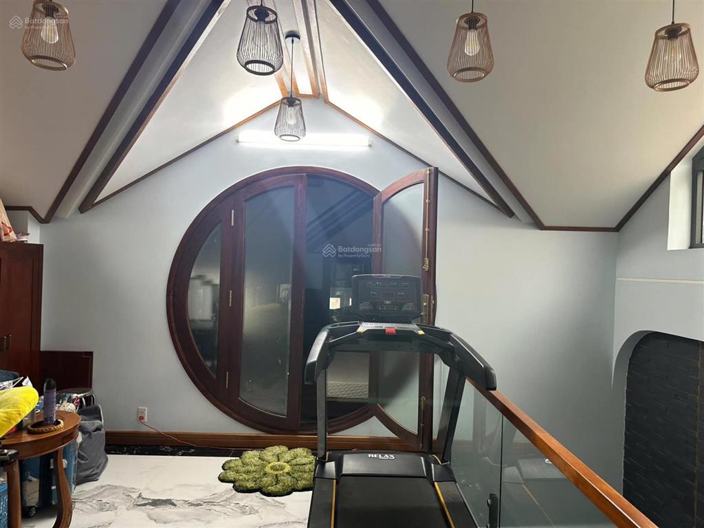 Biệt thự đẹp khu tên lửa mt đường 11a. dt 8x21m, 2 tấm, 23.8 tỷ. đối diện trường học, gần công viên