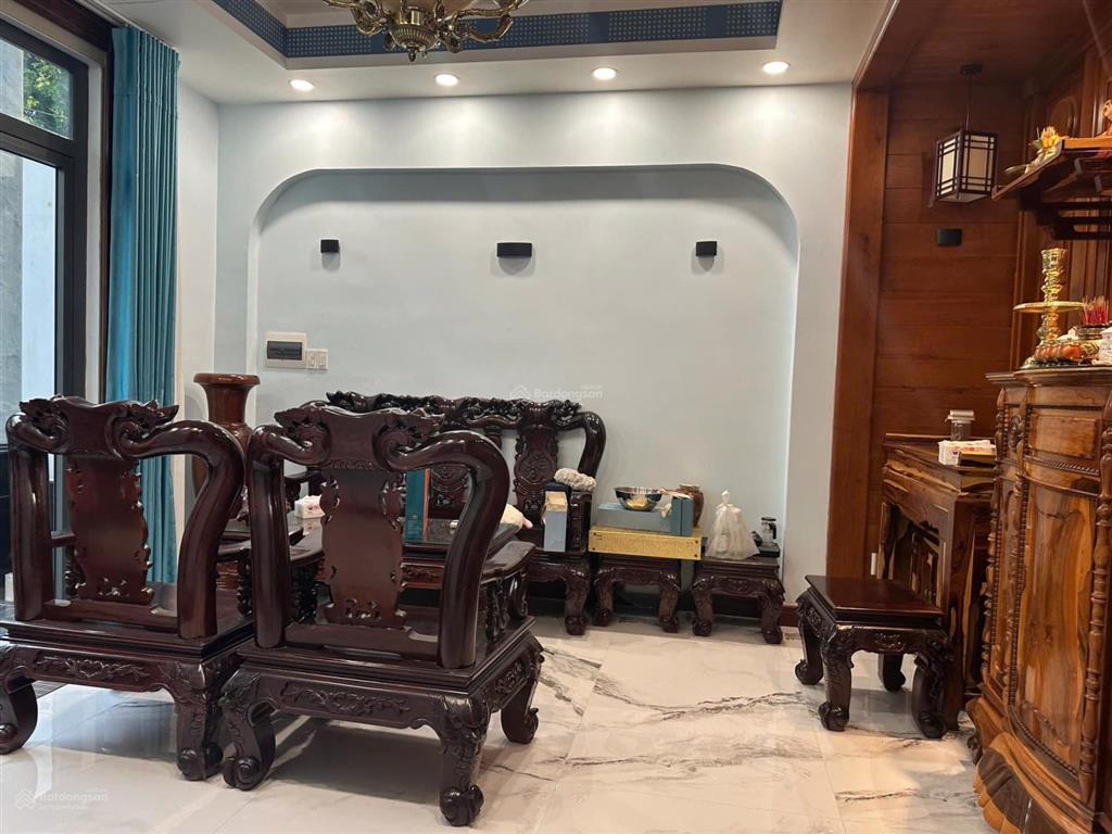 Biệt thự đẹp khu tên lửa mt đường 11a. dt 8x21m, 2 tấm, 23.8 tỷ. đối diện trường học, gần công viên