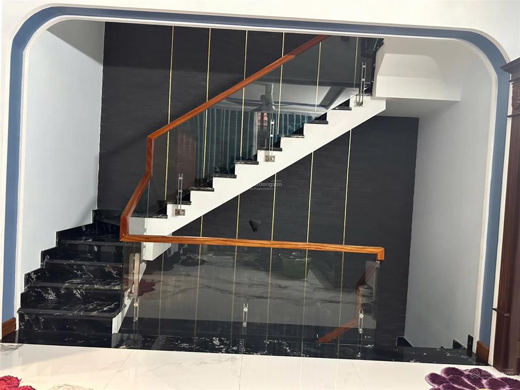 Biệt thự đẹp khu tên lửa mt đường 11a. dt 8x21m, 2 tấm, 23.8 tỷ. đối diện trường học, gần công viên